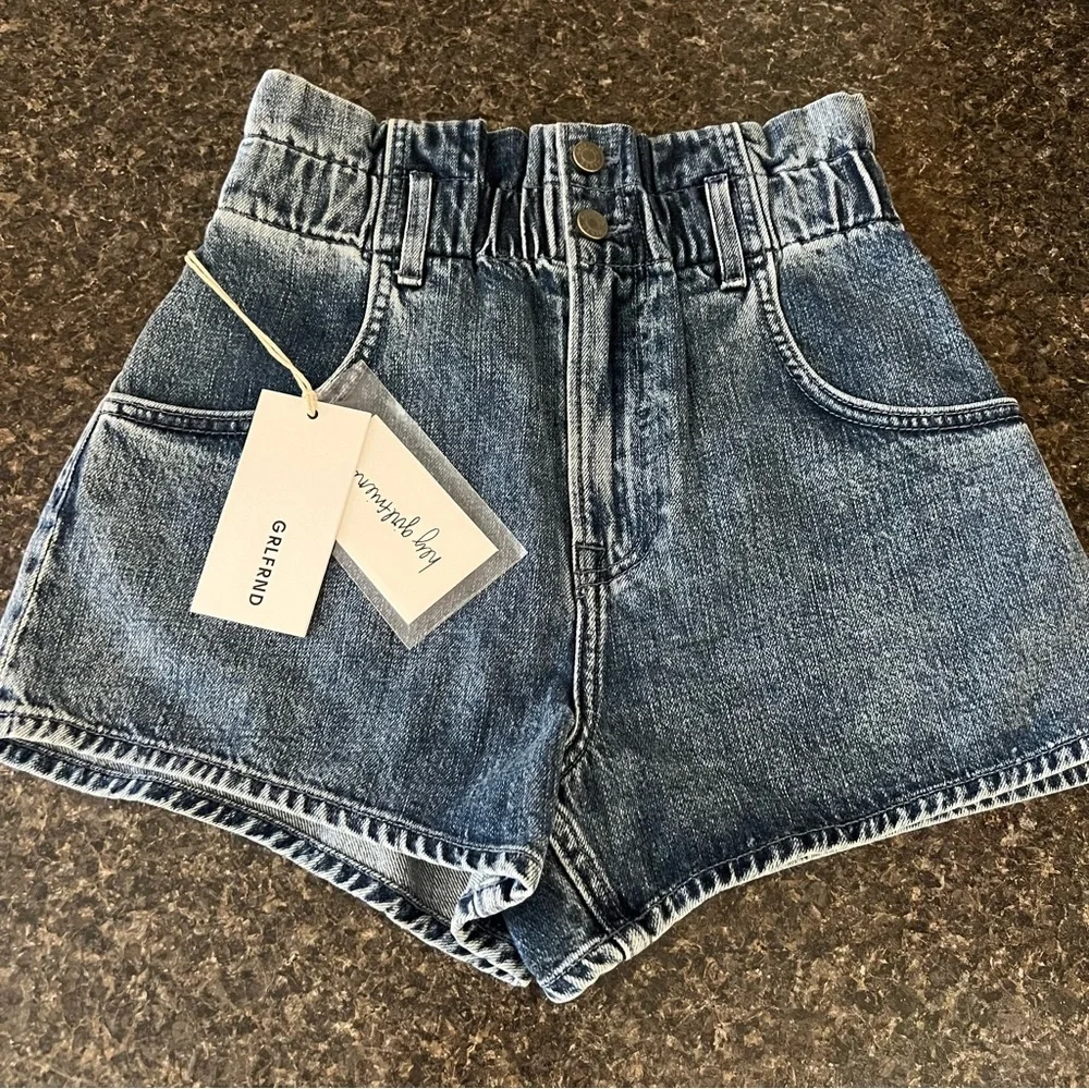 NWT Grlfrnd Amara‎ Shorts in call my name women’s 25